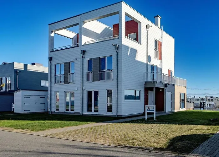 In With Swimming Pool Semesterbostad Olpenitz